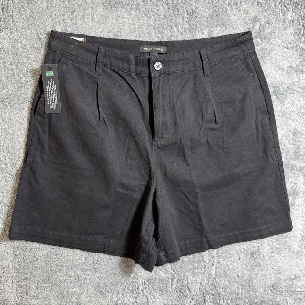 Banana Republic Pleat Front Chino Shorts Women’s Size 14 Black Preppy NWT